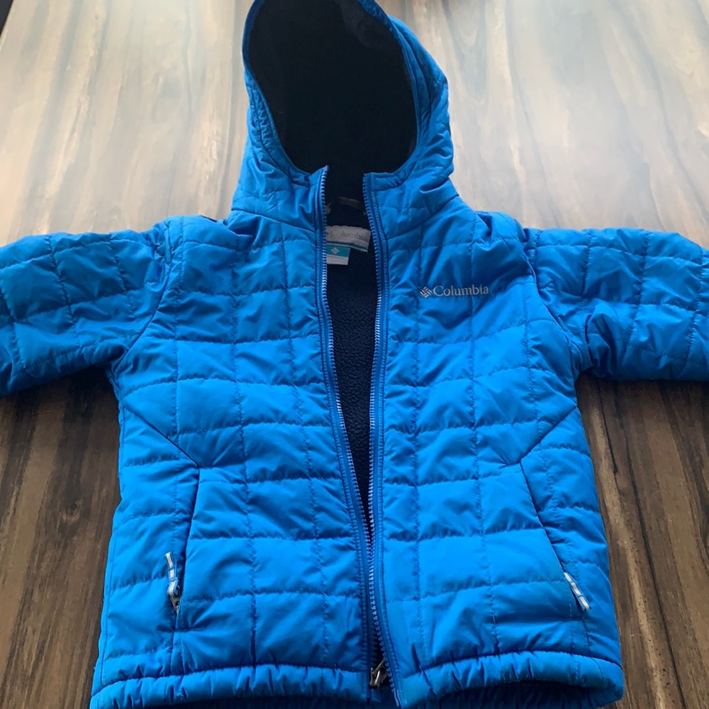 Columbia blue boys jacket size xs (6/7) in great condition